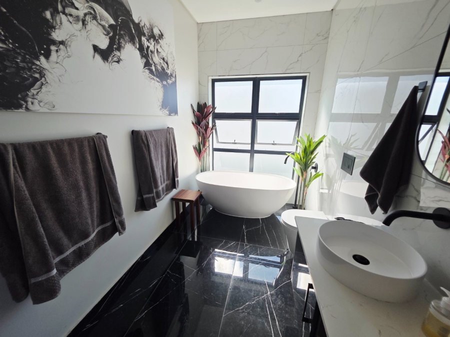 5 Bedroom Property for Sale in Sandown Western Cape